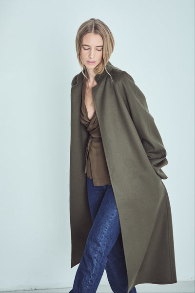 LE MANTEAU LONG EN CACHEMIRE