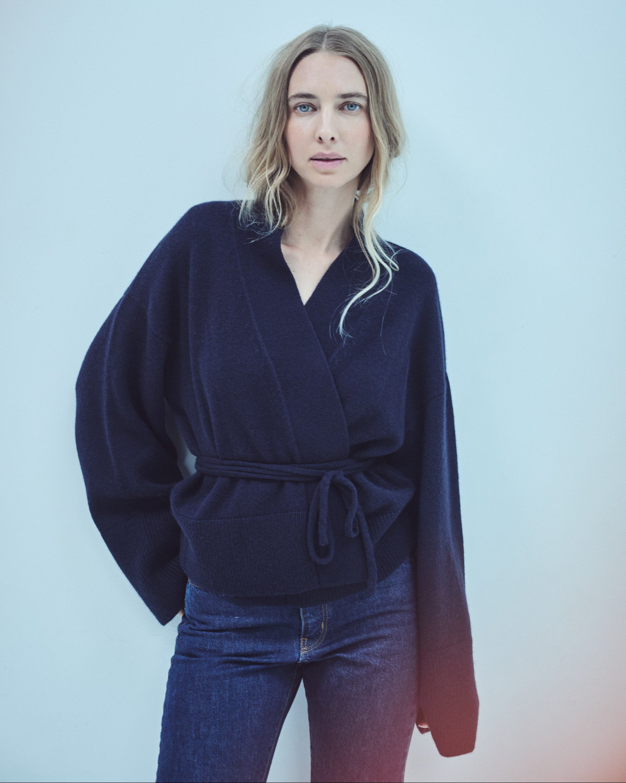 Le-cardigan-cache-coeur-cachemire-CQFD-paris 