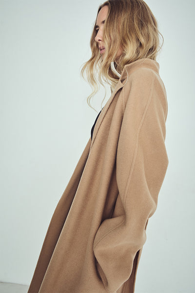 LE MANTEAU LONG EN CACHEMIRE