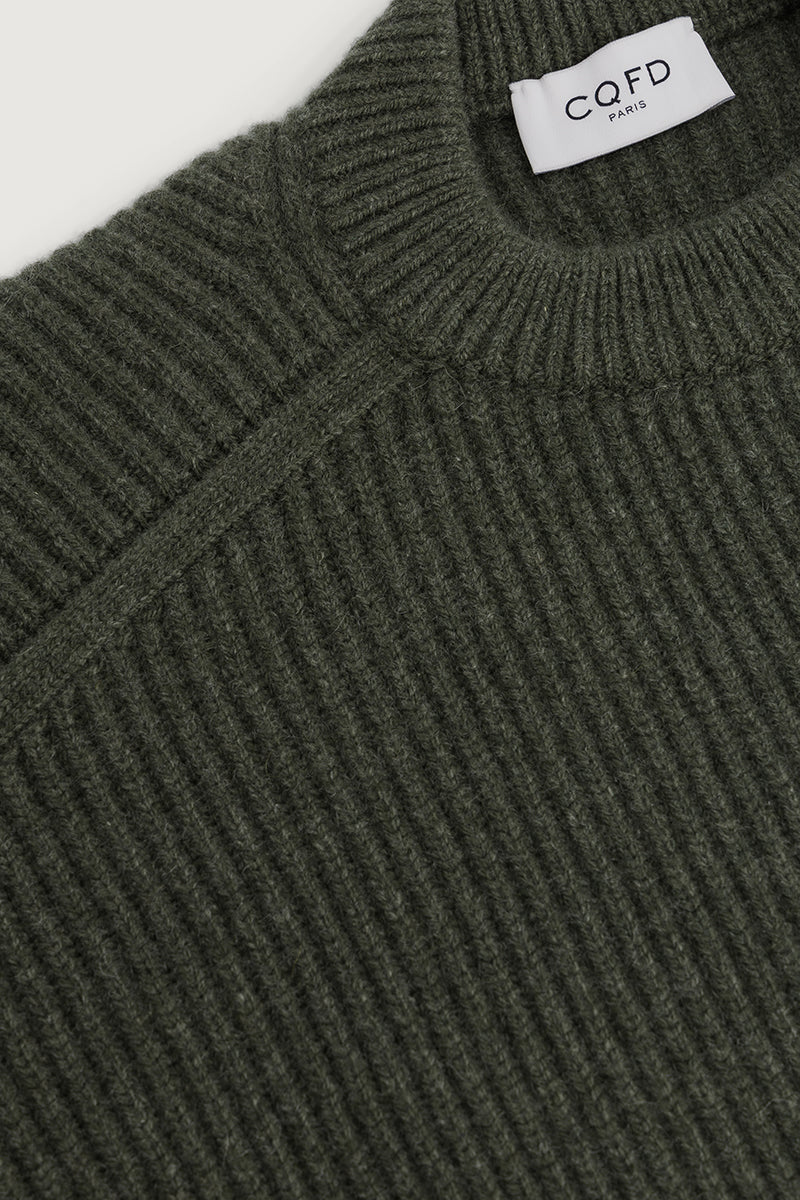 THE 100% CASHMERE ROUND NECK SWEATER