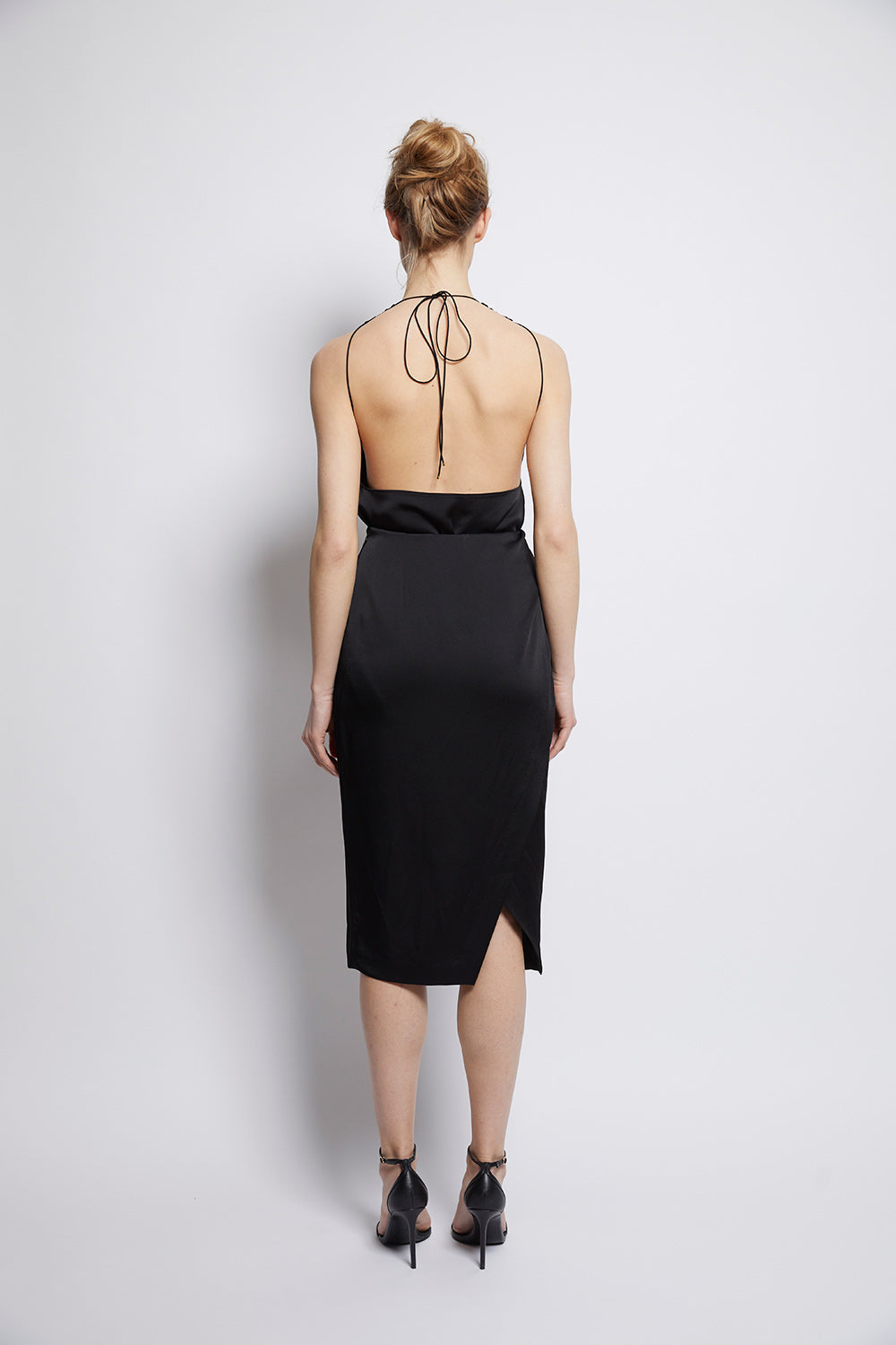LA JUPE CRAYON EN SATIN CQFD